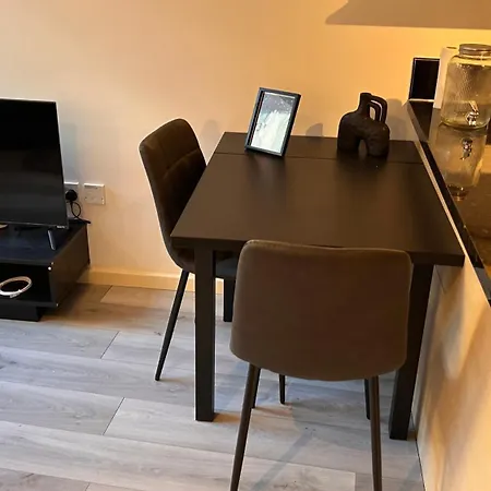 Apartment 1 Bed Flat - Perfect For Short Bradford (West Yorkshire)