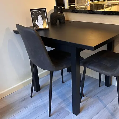 1 Bed Flat - Perfect For Short Bradford (West Yorkshire)