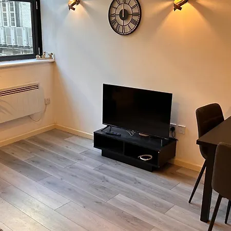 1 Bed Flat - Perfect For Short Apartment Bradford (West Yorkshire)