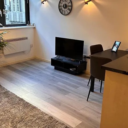 1 Bed Flat - Perfect For Short Bradford (West Yorkshire)